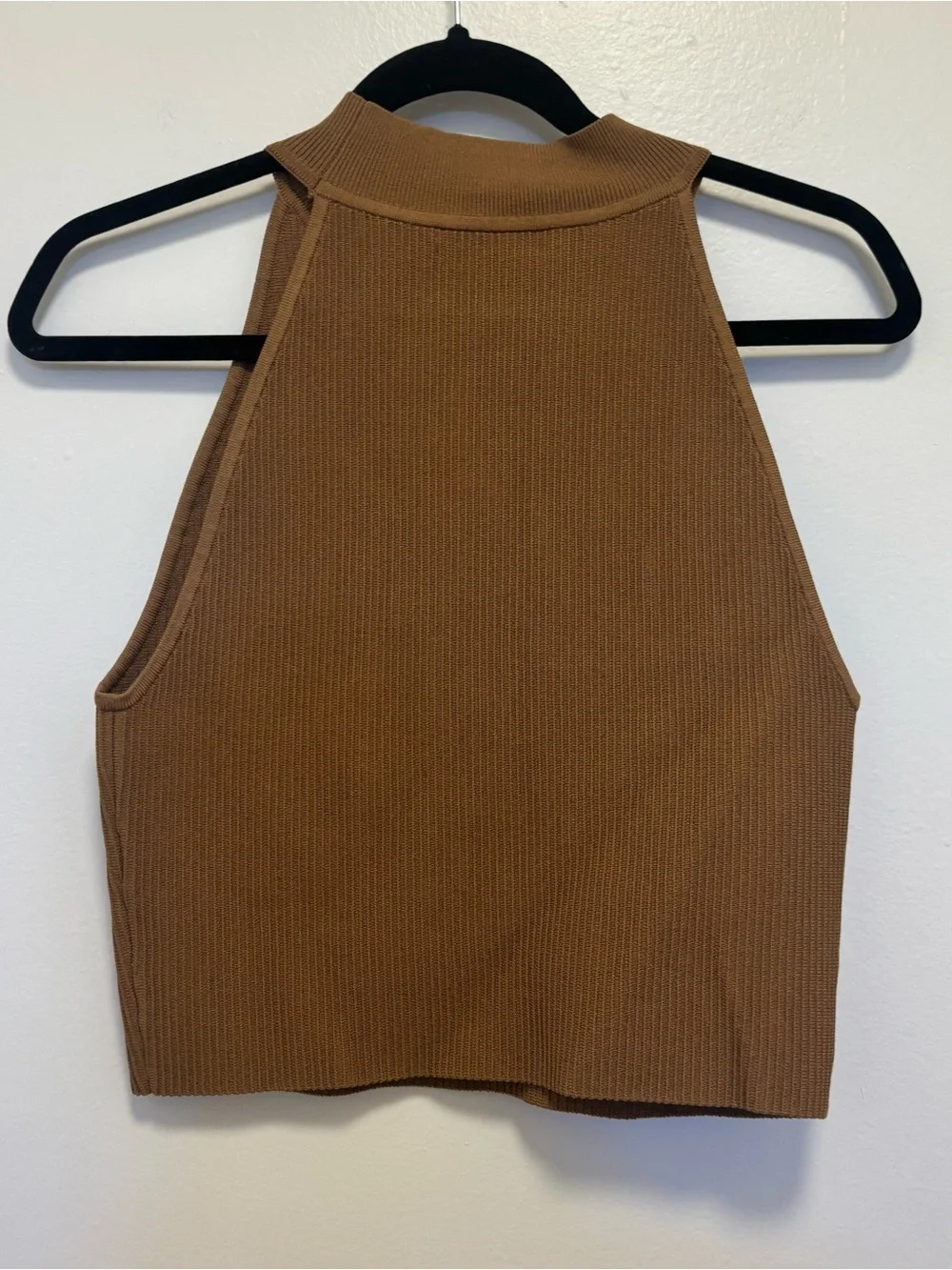 Aritzia Babaton Brown Ribbed Sculpt knit sleeveless top Size L like new
